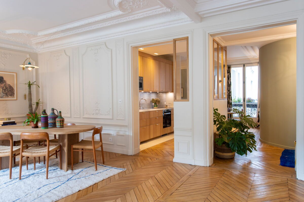 Un appartement parisien classique, revisité en douceur - Côté Maison